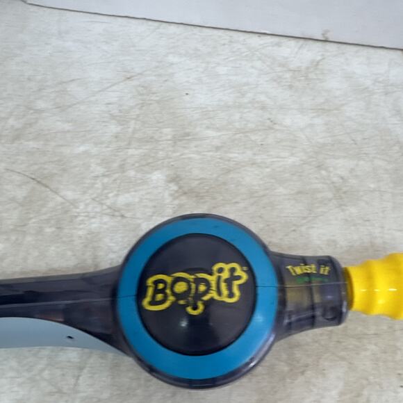 Bop It See Through Version 2002 Hasbro Electronic Handheld Game Tested & Works - Picture 4 of 7
